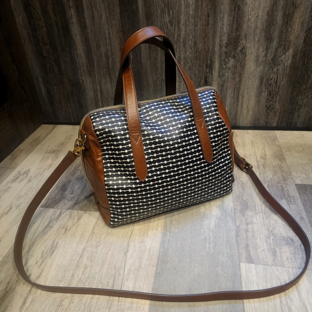 Fossil purse